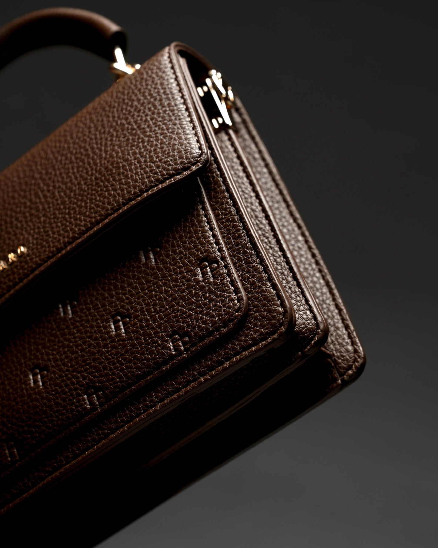 Amo Crossbody
